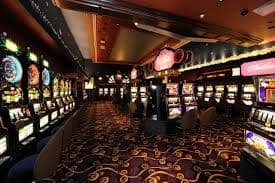 pin777 game lobby showing sports betting and casino games on a mobile screen
